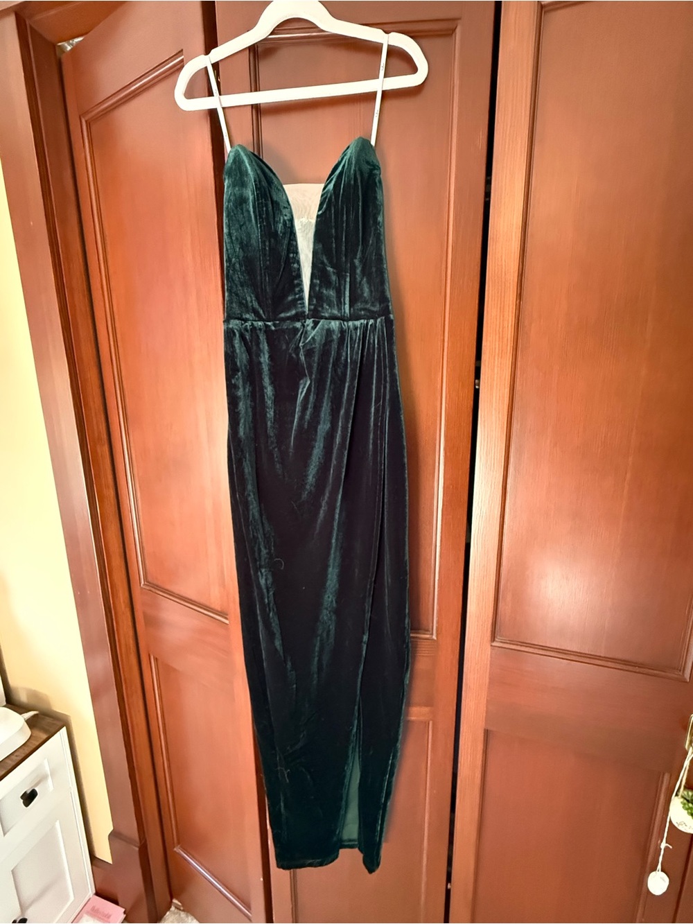 Lulu's Emerald Green Velvet Maxi Dress with Spaghetti Straps
